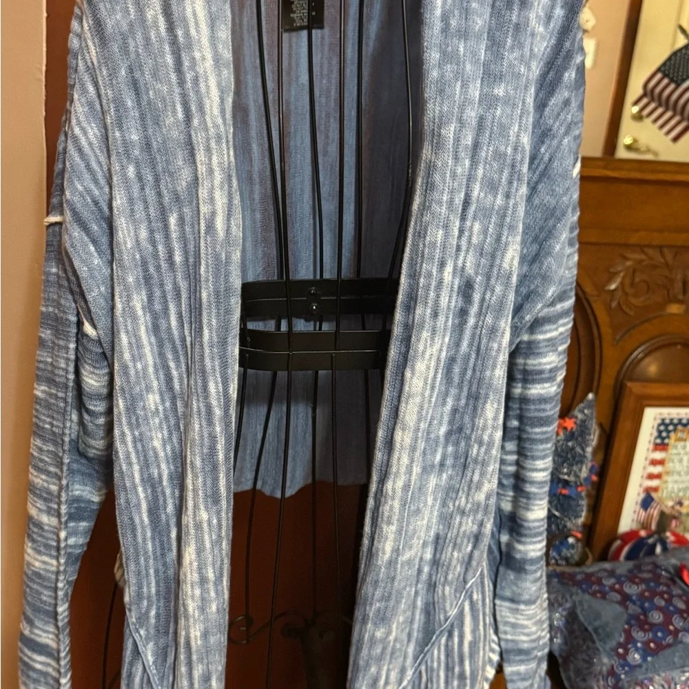 NIC+ZOE Blue and White Knit Top - Picture 2 of 8